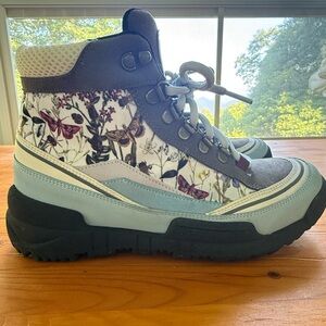 Inkkas floral butterfly hiking boots